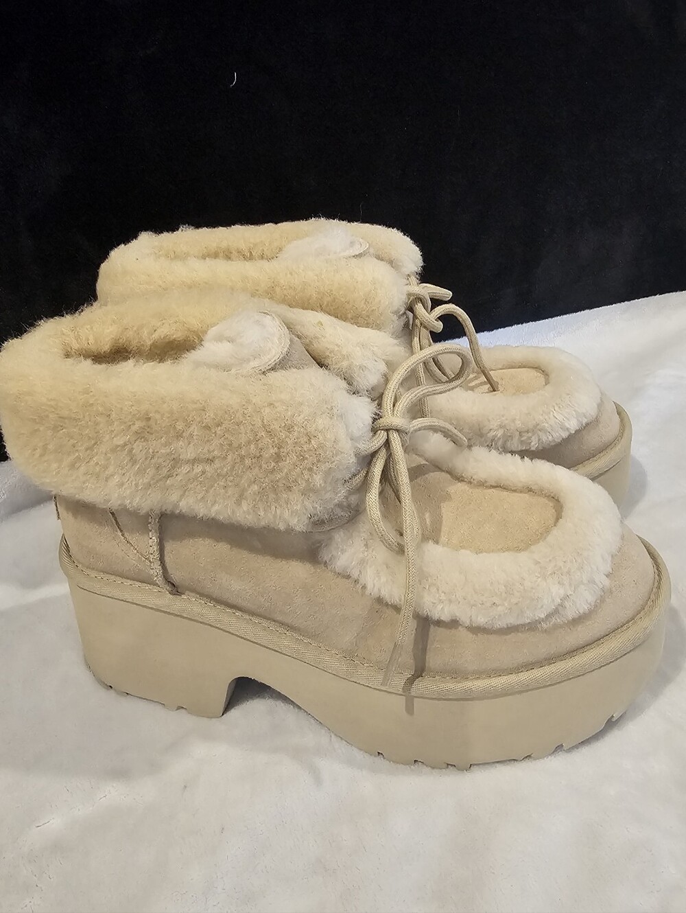UGG Womens Faux-Shearling Suede Leather Platform Ankle Boots - Beige- Size 9